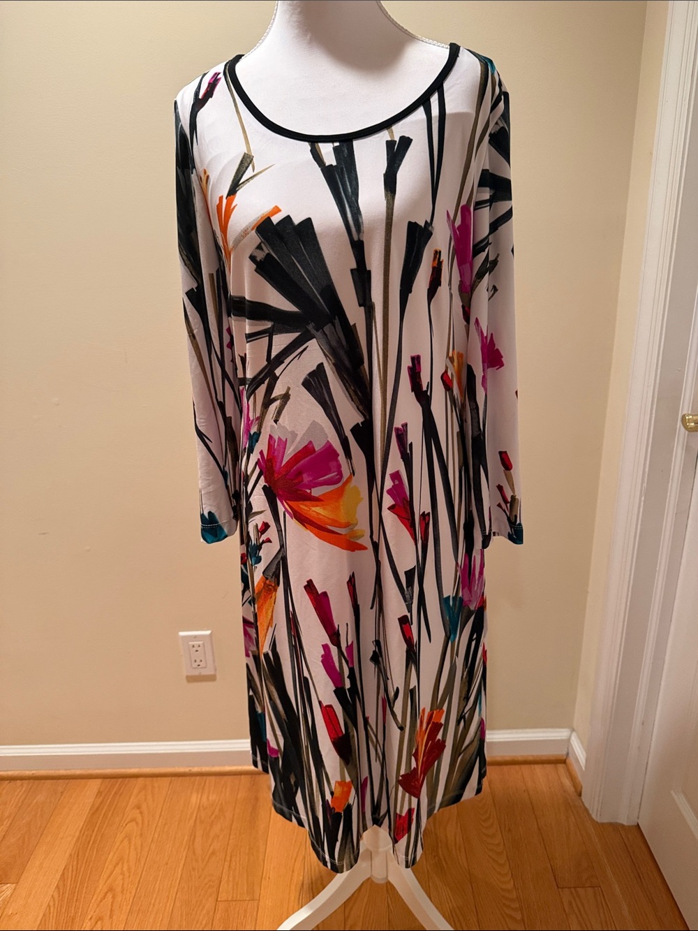 R&M Richards White Long-Sleeve Floral Print Midi Dress